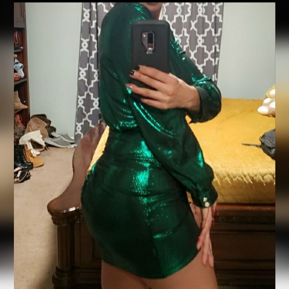 ALVONA - METALLIC GREEN DRAPE MINI DRES - Picture 2 of 14
